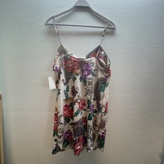 Vintage Expressions California Dynasty. Floral Nightgown Size Large NEW