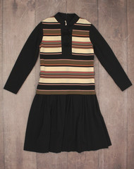 VTG Women’s 60s Black Cream & Red Striped Drop Waist Midi Dress Sz M 1960s