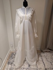 Vintage 1970s ILGWU Union Made White Wedding Dress Lace Pearl Train Longsleeve