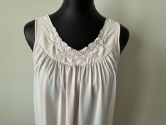 SHADOWLINE Soft Pink Nightgown Embroidered Lace Trim Pleated Women’s M NWOT
