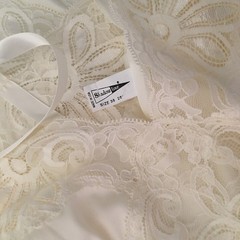 Vtg Fair Ivory Butterfly Style Lace Nylon Dress Slip 38 40