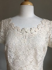 STUNNING VTG SAKS FIFTH AVENUE Ivory Lace Short Sleeve Top Blouse SZ 34