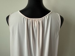 SHADOWLINE Soft Pink Nightgown Embroidered Lace Trim Pleated Women’s M NWOT