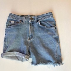 Vintage Lee Denim Cut Off Shorts Raw Hem Blue Button Closure Flat Front 5-Pocket
