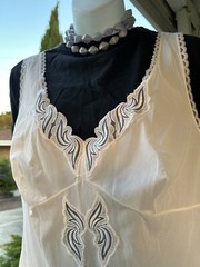 NEW Vintage Italy~Soft Nylon Tricot~Lace~Full Slip~Night Dress~sz 5~Bust 20″Mint