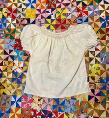 Vintage cream peasant blouse with flower embroidery. 60’s 70’s Boho Hippie