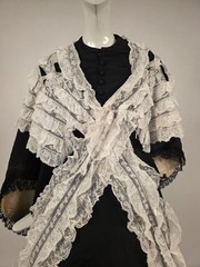 MOST OPULENT VICTORIAN 19TH C VALENCIENNES LACE CAPE FOR DRESS W LONG TAILS