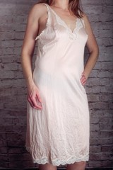 L’eggs Vintage 90s Retro Glam Pinup Satin Lace Full Slip Gown 34 Med Light Pink