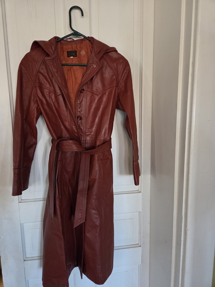 Women’s 70s 60s Maroon Leather Hooded Long Overcoat Sz 9/10 fits like a small