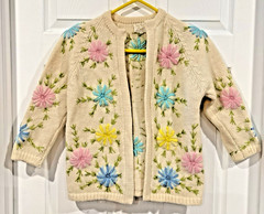 Fully Fashioned Ivory Cardigan Hand Loomed Acrylic Fiber Pastel Flowers 50s Med