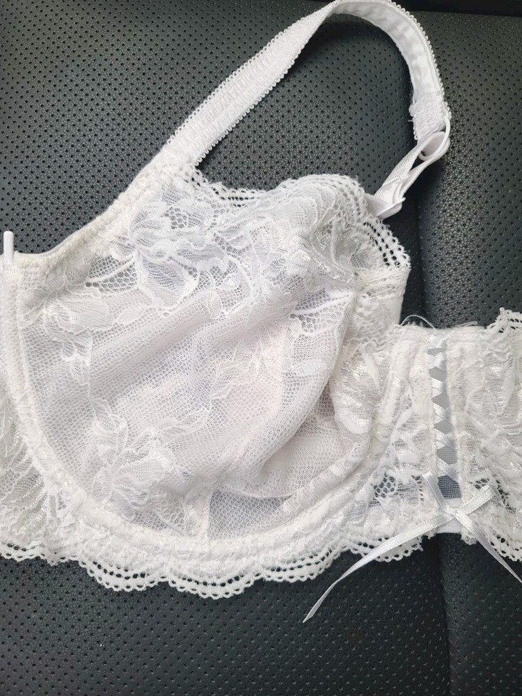 Vtg Frederick’s of Hollywood Lace bra white 38DD