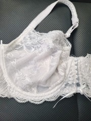 Vtg Frederick’s of Hollywood Lace bra white 38DD