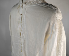 Edwardian White Cotton Lawn Blouse with Eyelet & Pintuck Lace c. 1900