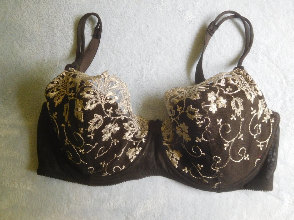 NWOT! Vintage Victoria’s Secret Black White Floral Lace Lined Bra 38DD