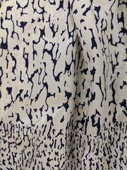 VINTAGE WOMEN’S IVORY & BLUE PRINT 100% SILK SKIRT – CARLISLE – SIZE 12 – FLAWS