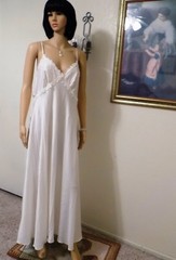 WISTERIA by DIANE SAMANDI vintage “BRIDAL” WHITE with PINK RIBBON size XXL