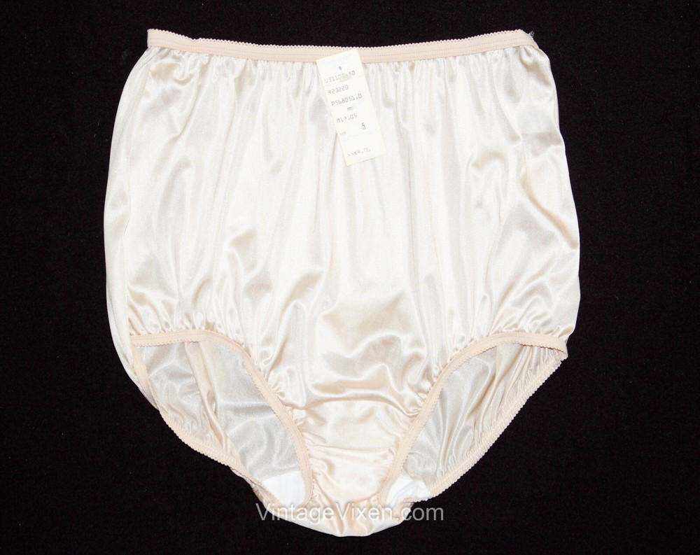 Vassarette Full Cut Panties – Nude Size 5 Satiny Sissy Panty w Original Tag NWT