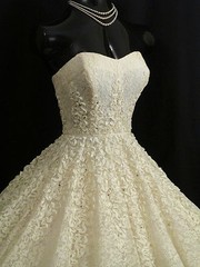 SALE Vintage 1950’s 50s STRAPLESS Ivory Lace Ribbon Prom Party Wedding Dress