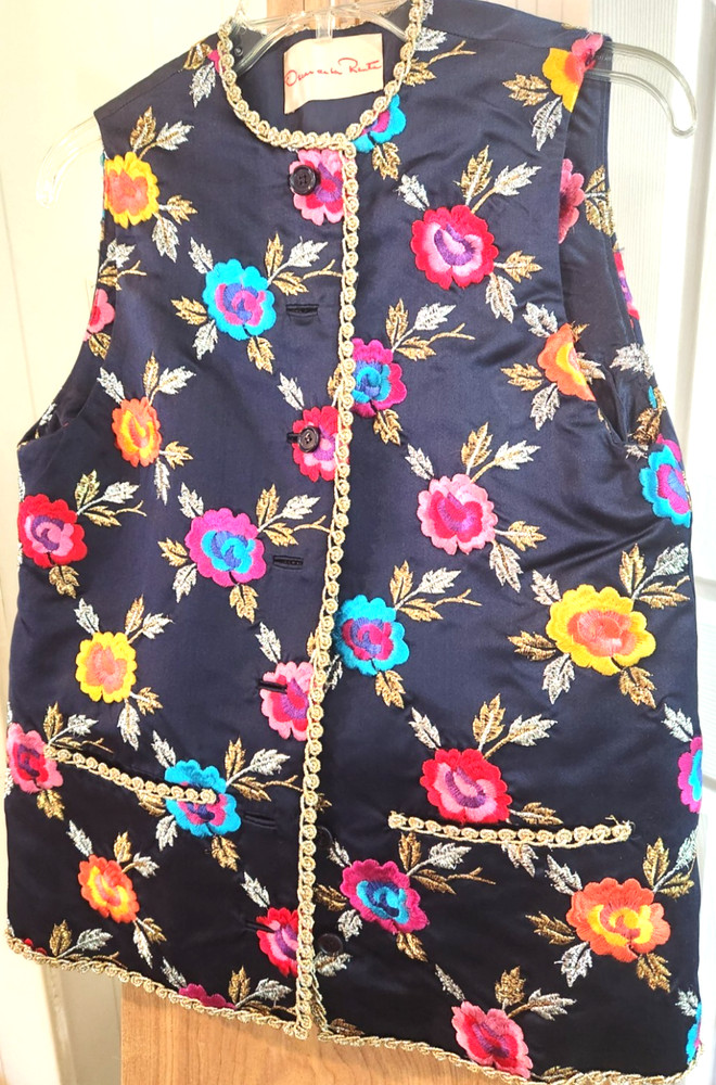 VINTAGE OSCAR DE LA RENTAL SILK & EMBROIDERED FLOWER VEST – RARE, COUTURE?