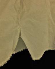 Vtg Vanity Fair Ivory 1/2 Slip 40’s-50’s Slit Antron III STIFF TYPE M Free Ship