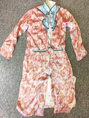 Vtg 40s Red silk carpet embroidered geisha girls kimono robe Vietnam pockets M