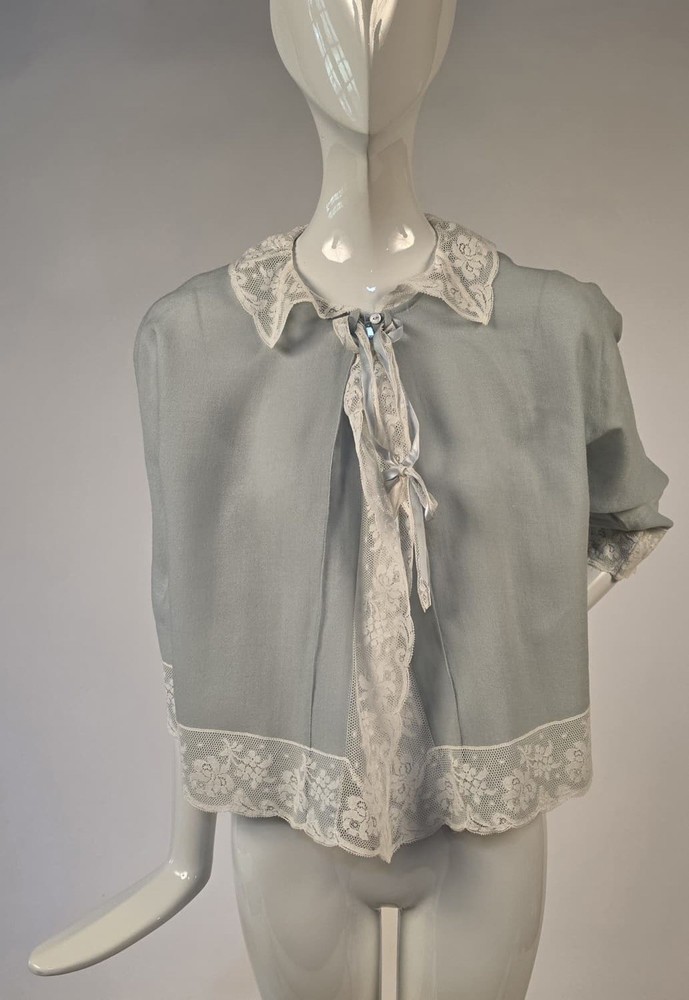 ROMANTIC 1960’S BABY BLUE WOOL JACKET W WHITE VALENCIENNES LACE TRIM