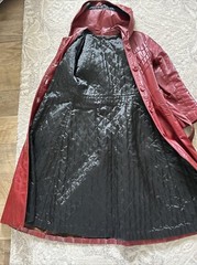 Vintage 1970’s Argentine Burgundy Leather Coat W/ Hood And Quilted Lining 13/14