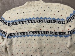 VINTAGE 60s 70s 45″ HAND KNITTED FAIR ISLE CARDIGAN SWEATER, Ivory, Blue, Red