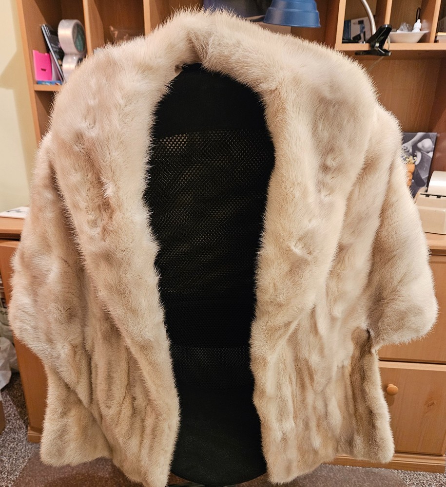 Vintage Beige Mink Stole by Edgar Stambaugh Fine Furs, Strausstown, PA