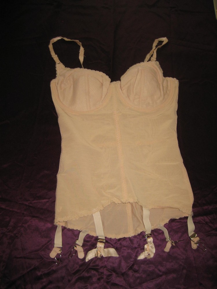 Vintage VASSARETTE HOLLYWOOD Beige Bra, Garters – Size 36C