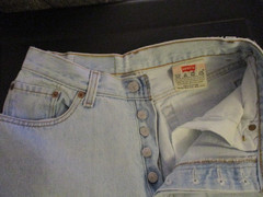 Levi’s 501 VTG Women’s Straight Leg Blue Button Fly Made USA Fit 26X34 (Size 9L)