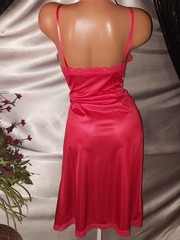 VTG SILKY NYLON SHIMMERY PINCH PLEAT BODICE PIN UP GAL DRESS SLIP LONG N LACY S