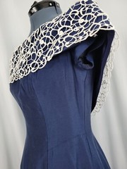 Vtg House of Bianchi Navy Blue Dress w Off the Shoulder White Lace Detail Sz 10