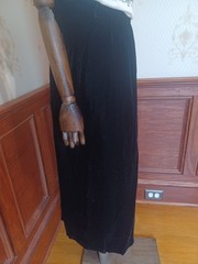 Vintage 1970s/1980s Intuitions Union-Made Black Velvet Gothic Maxi-skirt