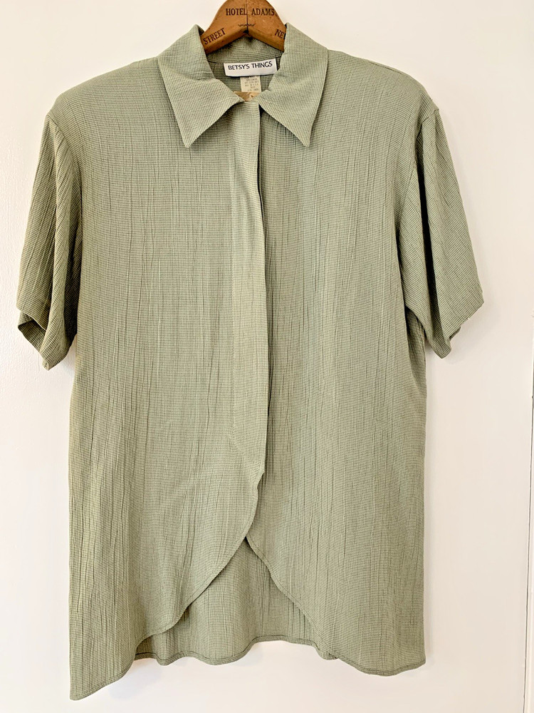 Vintage Betsy’s Things Green Short Sleeve Shirt Shoulder Pads Retro Blouse