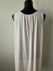 SHADOWLINE Soft Pink Nightgown Embroidered Lace Trim Pleated Women’s M NWOT