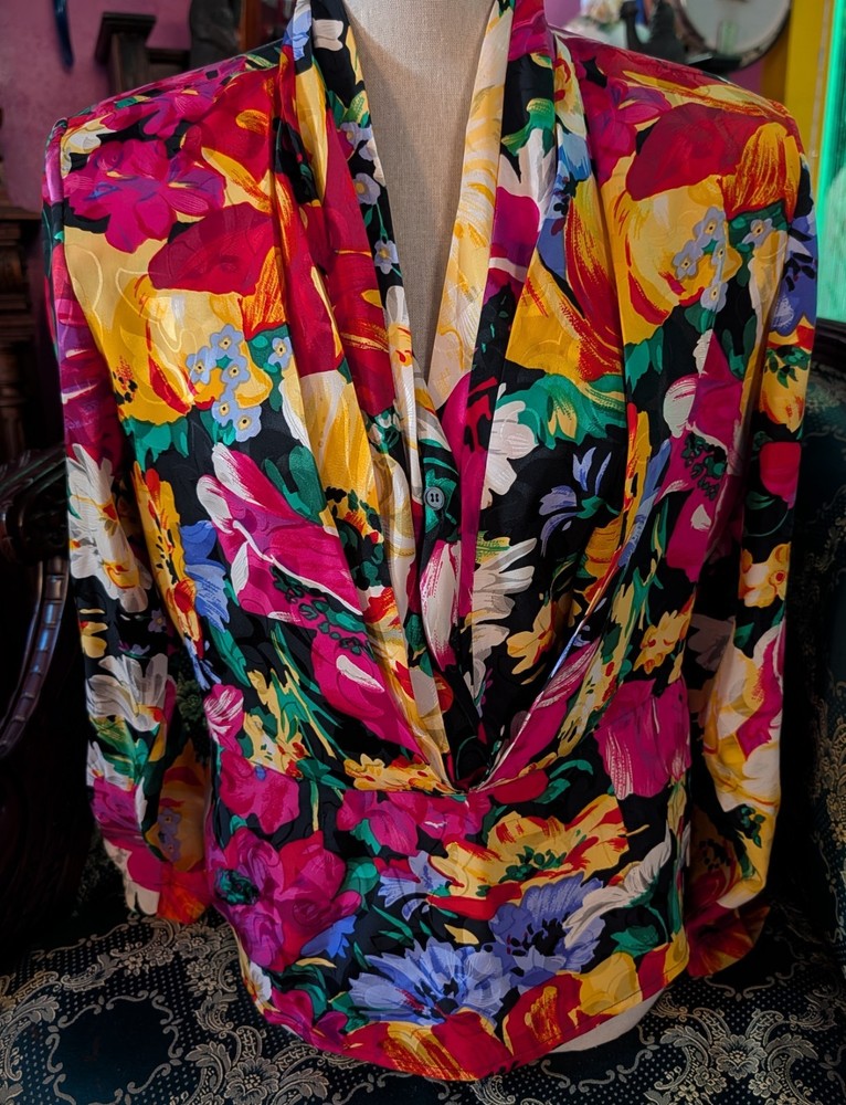 Michelle Stuart VTG Silk Top Sz 8 Peplum Waist Deep V Neck Vibrant Tropic Floral