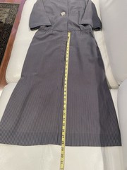 40s-50s GREY STRIPED SEERSUCKER FITTED DAY DRESS W LUCITE GOLD FLECK BUTTON M- L