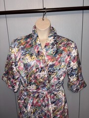 VTG G Season Colorful Patterned Robe Floral Silky Fabric