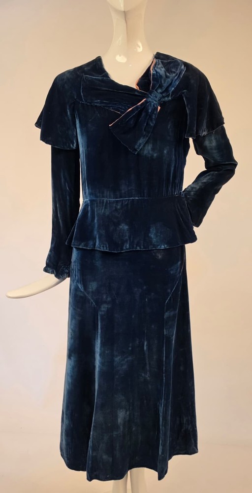 CLASSIC 1920’S BLUE SILK VELVET DRESS W BOW TRIMMED TOP – AS ACQUIRED