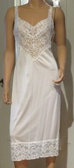 ll i Full-Slip Vanity Fair 40″ Long Nylon Ivory Exquisite Lace Bodice Sz 36