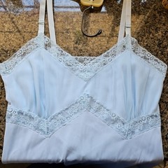 Vtg 50s Evette Baby Blue Full Slip Nightie Crystal Pleating Bodice & Lace 32″