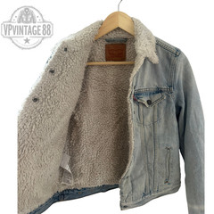Vintage Levi’s Women’s Blue Sherpa Lined Denim Jean Trucker Jacket