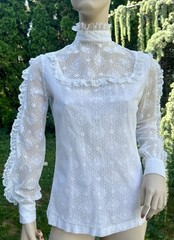 VINTAGE 1970’s WHITE LACE VICTORIAN BLOUSE