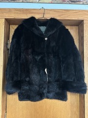 Vintage Western Furs STUNNING Ladies FUR Jacket S/M? Black Short Heavy Coat