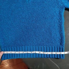 Vintage blue chunky knit vneck sweater.