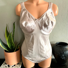 Vtg Silky Shiny Beige Satin ShapeWear All in One Girdle Cotton Lined Gusset 40D