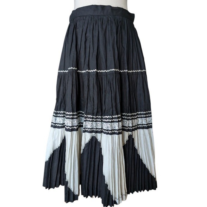 Vintage? Black/Ivory/Silver Southwestern Pleated Patio Skirt Rockabilly Size Med
