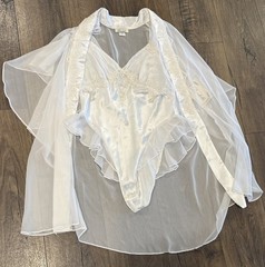 Vintage Dentelle White Lace Lingerie Set Bodysuit M Robe L NWT