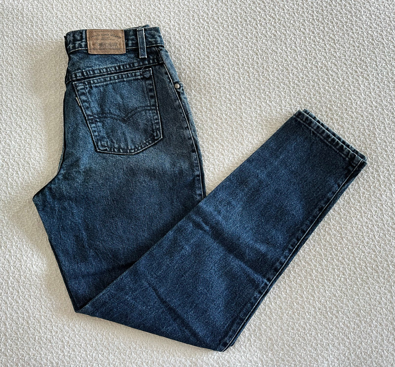 Vintage Levi Tapered Jeans 900 ~ Size 5 (26 x 30) ~ 100% Cotton